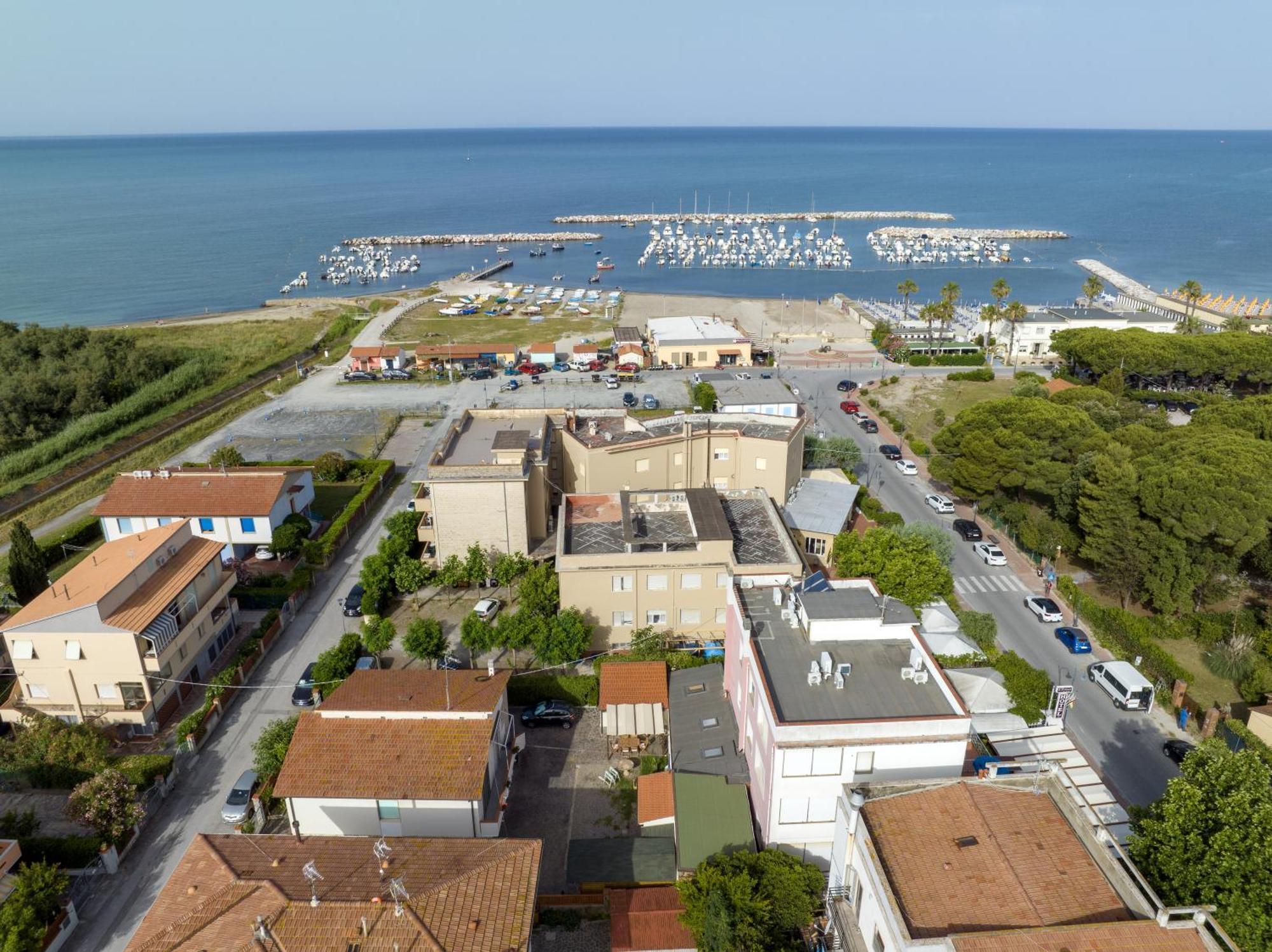 Hotel Quisisana Vada Kültér fotó